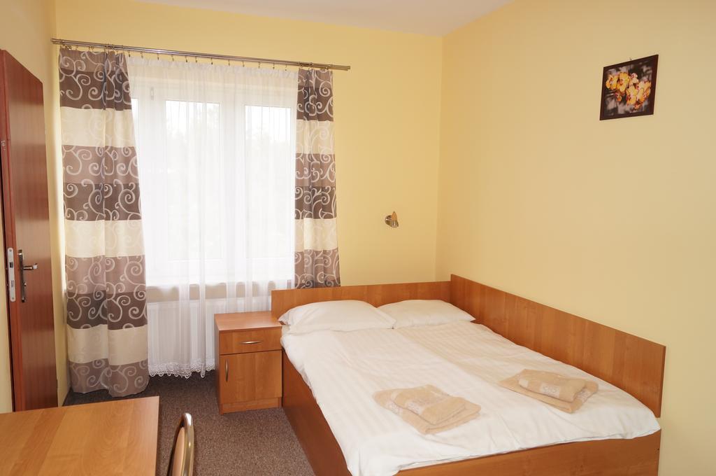Hotel-Restauracja-Bar Rudka Островец-Свентокшиский Экстерьер фото